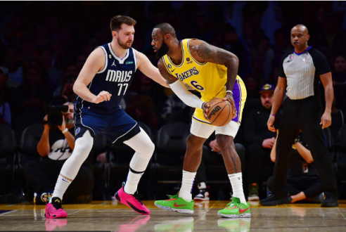 Westbrook 28 puntos, Lakers pierden ante Lone Ranger en doble prórroga